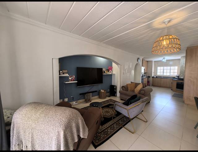 2 BEDROOM TOWNHOUSE FOR SALE IN BELLAIRS PARK